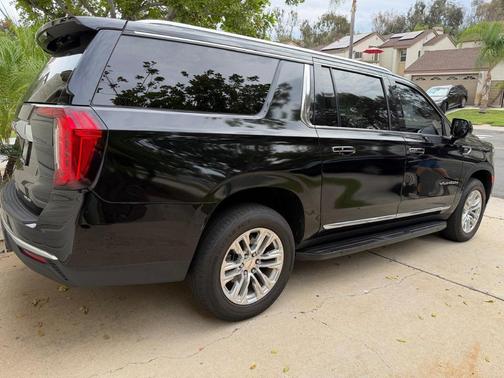Black 2023 GMC Yukon XL SLT