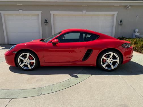 2022 Porsche 718 Cayman S