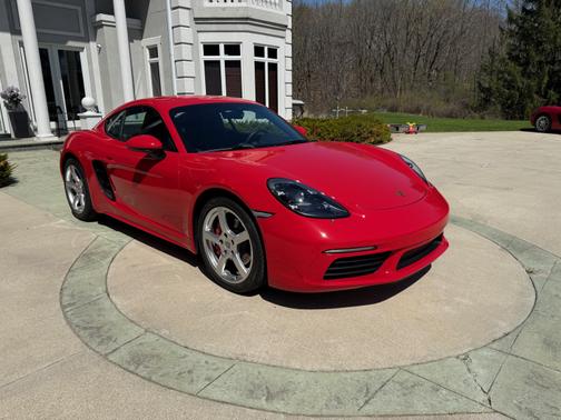 2022 Porsche 718 Cayman S