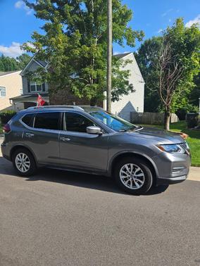 Gray 2018 Nissan Rogue SV