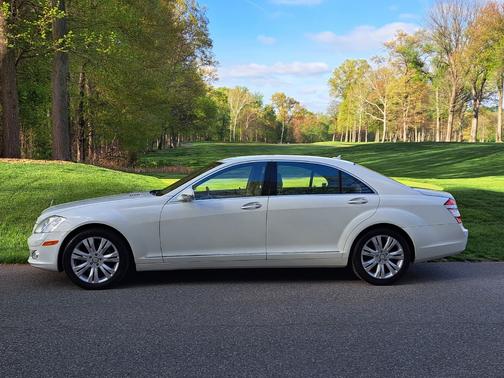White 2009 Mercedes-Benz S-Class S 550