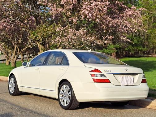 White 2009 Mercedes-Benz S-Class S 550
