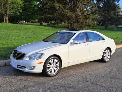 White 2009 Mercedes-Benz S-Class S 550
