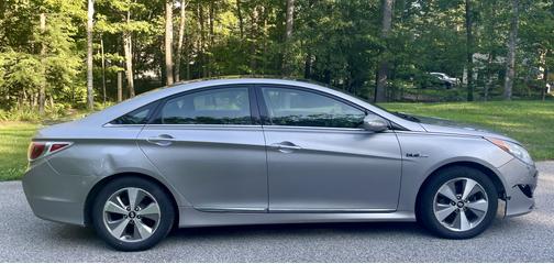 2012 Hyundai SONATA Hybrid Base