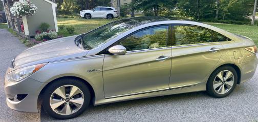 2012 Hyundai SONATA Hybrid Base
