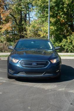 Blue 2016 Ford Taurus Limited
