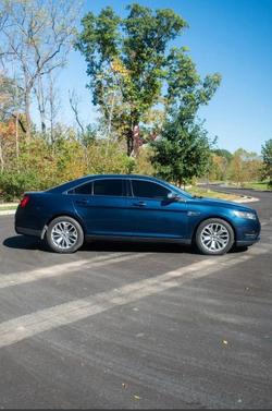 Blue 2016 Ford Taurus Limited