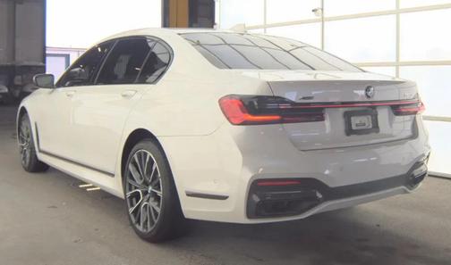 2020 BMW 740 i