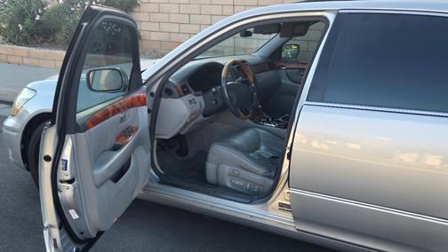 2005 Lexus LS 430 Base