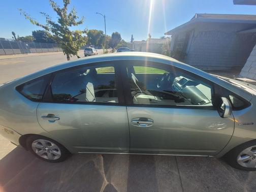 Green 2006 Toyota Prius Base