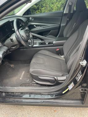 Black 2021 Hyundai ELANTRA SEL