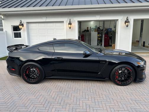 2020 Ford Shelby GT350 Base