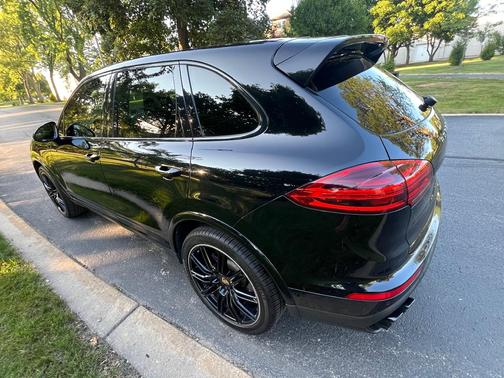 Black 2016 Porsche Cayenne Cayenne
