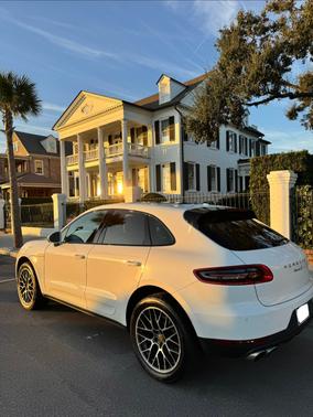 2018 Porsche Macan Macan S