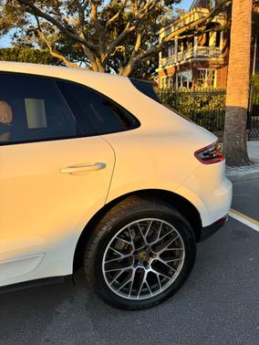2018 Porsche Macan Macan S