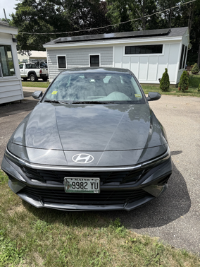 2024 Hyundai ELANTRA SE