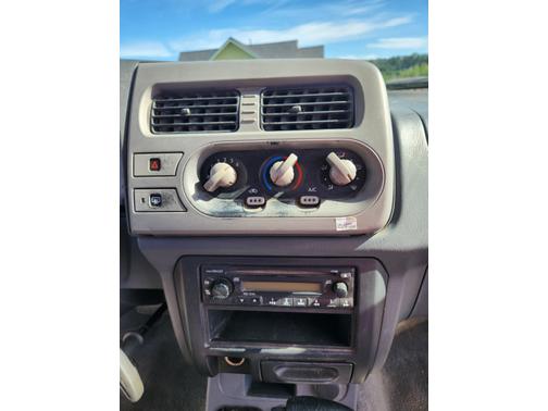 2001 Nissan Frontier SE Crew Cab