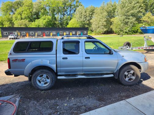 2001 Nissan Frontier SE Crew Cab