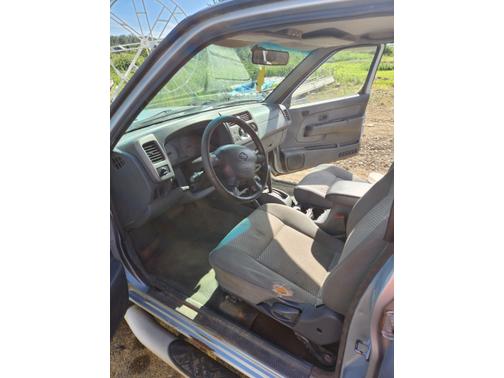 2001 Nissan Frontier SE Crew Cab