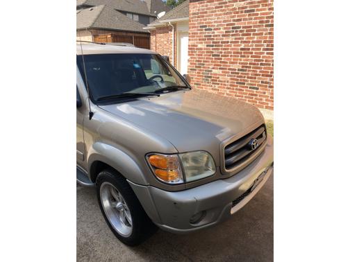 2004 Toyota Sequoia SR5
