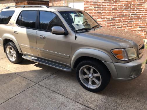 2004 Toyota Sequoia SR5