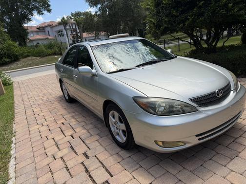 Gray 2003 Toyota Camry SE