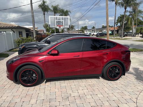 2025 Tesla Model Y Long Range RWD