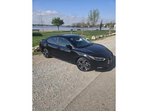 Black 2023 Nissan Sentra SR