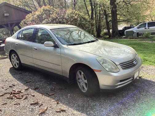 2004 INFINITI G35 Base