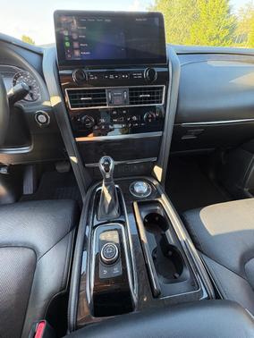 White 2024 INFINITI QX80 LUXE AWD
