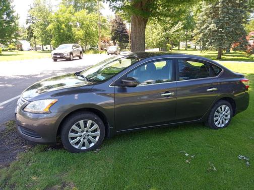 Gray 2014 Nissan Sentra SV
