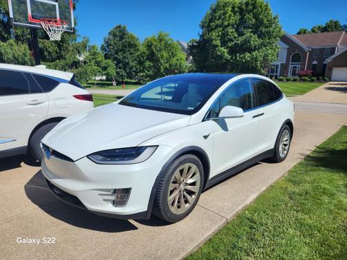 White 2017 Tesla Model X 75D