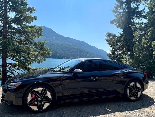 2022 Audi RS e-tron GT Base