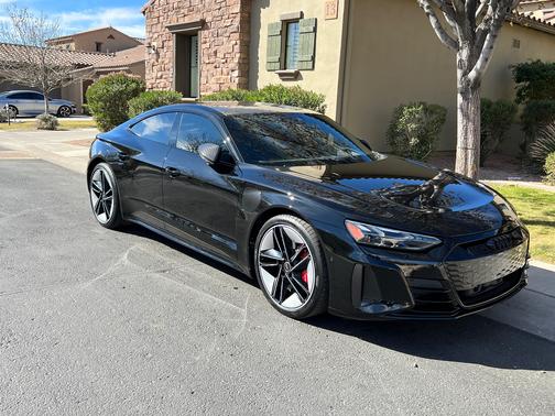 2022 Audi RS e-tron GT Base