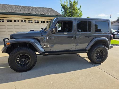 Gray 2019 Jeep Wrangler Unlimited Sahara