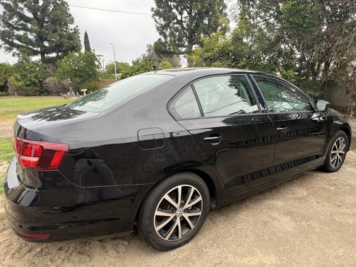 Black 2016 Volkswagen Jetta 1.4T SE
