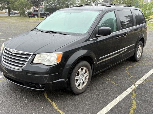 2010 Chrysler Town & Country Touring Plus