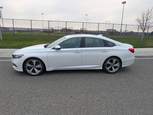 2019 Honda Accord Touring 2.0T