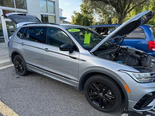 2022 Volkswagen Tiguan 2.0T SE R-Line Black