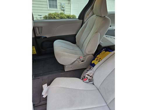 2014 Toyota Sienna L