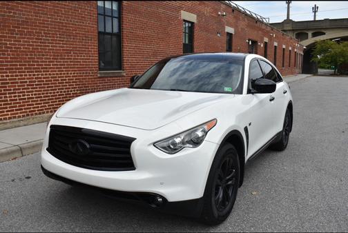 2014 INFINITI QX70 Base