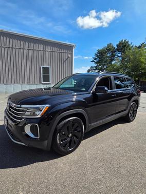 Black 2026 Volkswagen Atlas 2.0T SE w/Technology 4MOTION
