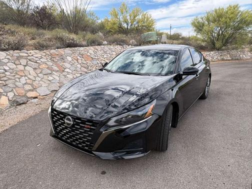 Black 2024 Nissan Altima 2.0 SR