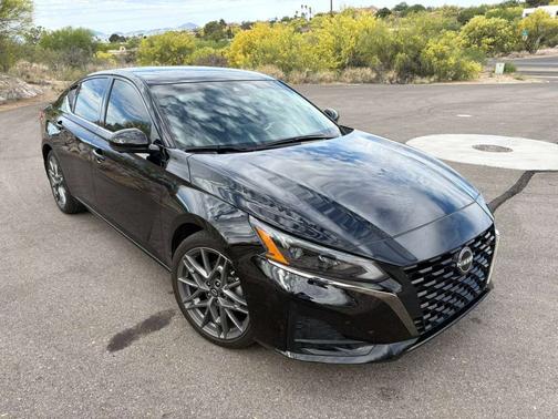 Black 2024 Nissan Altima 2.0 SR