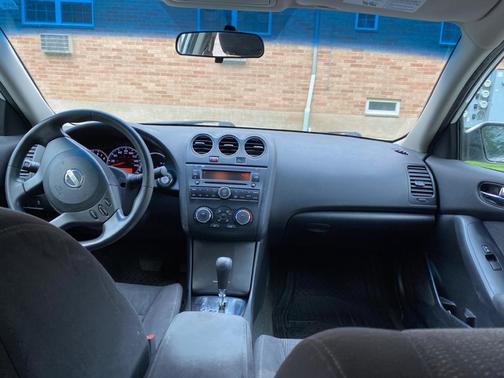 White 2011 Nissan Altima 2.5 S