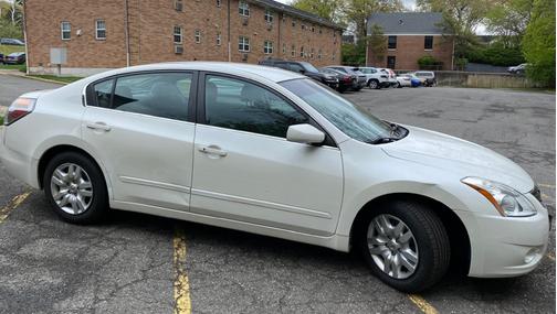 White 2011 Nissan Altima 2.5 S