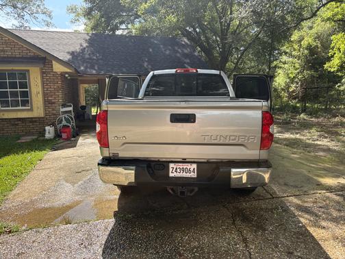Silver 2015 Toyota Tundra SR5