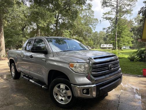 Silver 2015 Toyota Tundra SR5