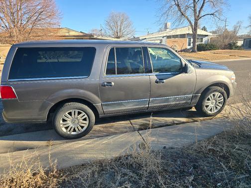 2011 Lincoln Navigator L
