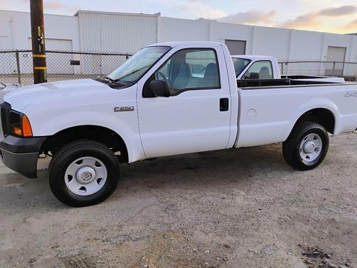 White 2007 Ford F-250 XL Super Duty